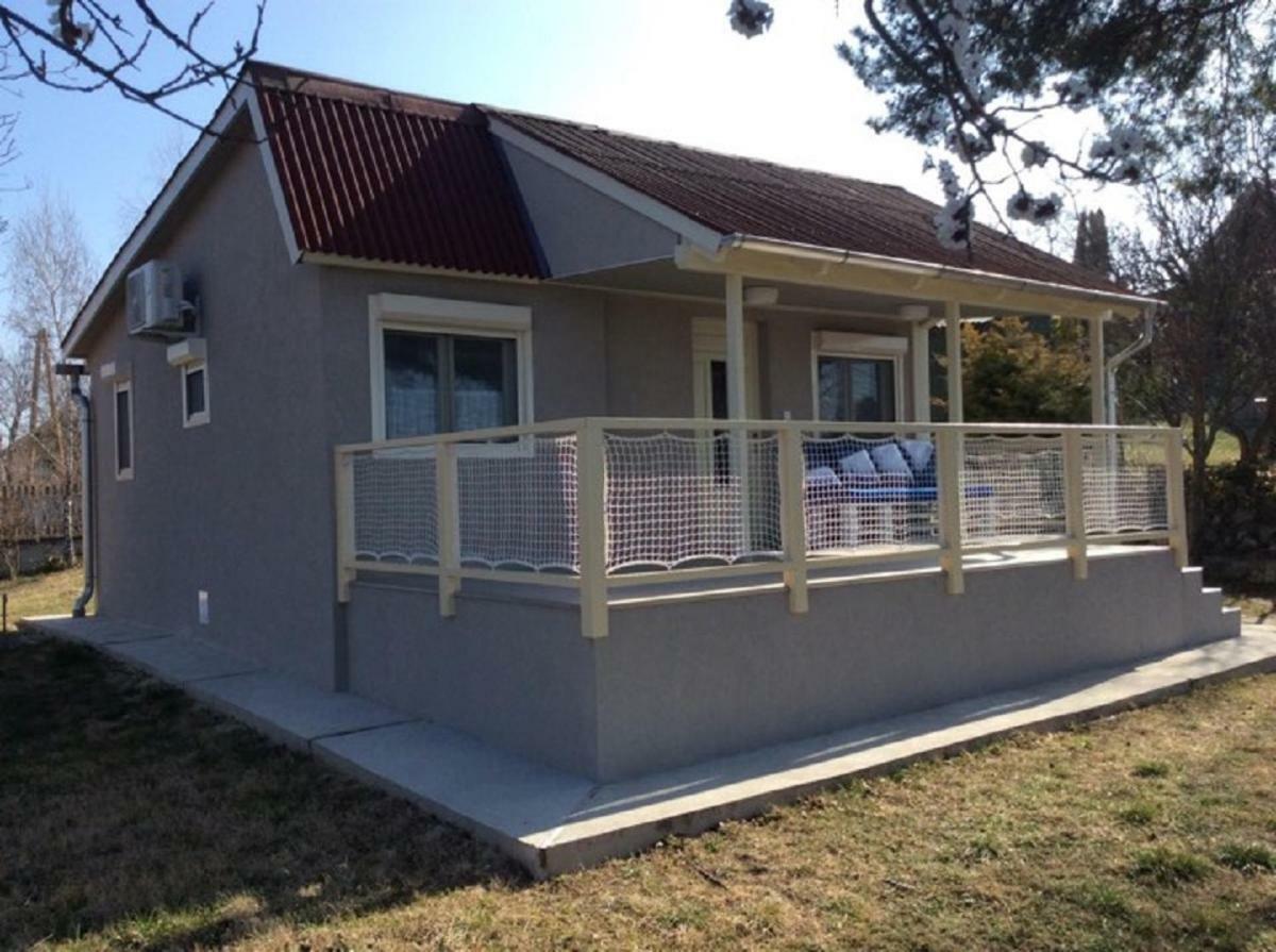Balatonfůzfő Szegfu Apartmanhazヴィラ エクステリア 写真