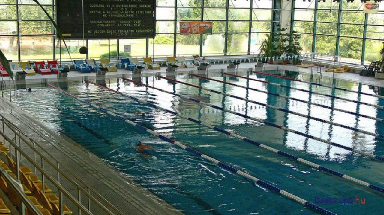 Balatonfůzfő Szegfu Apartmanhazヴィラ エクステリア 写真